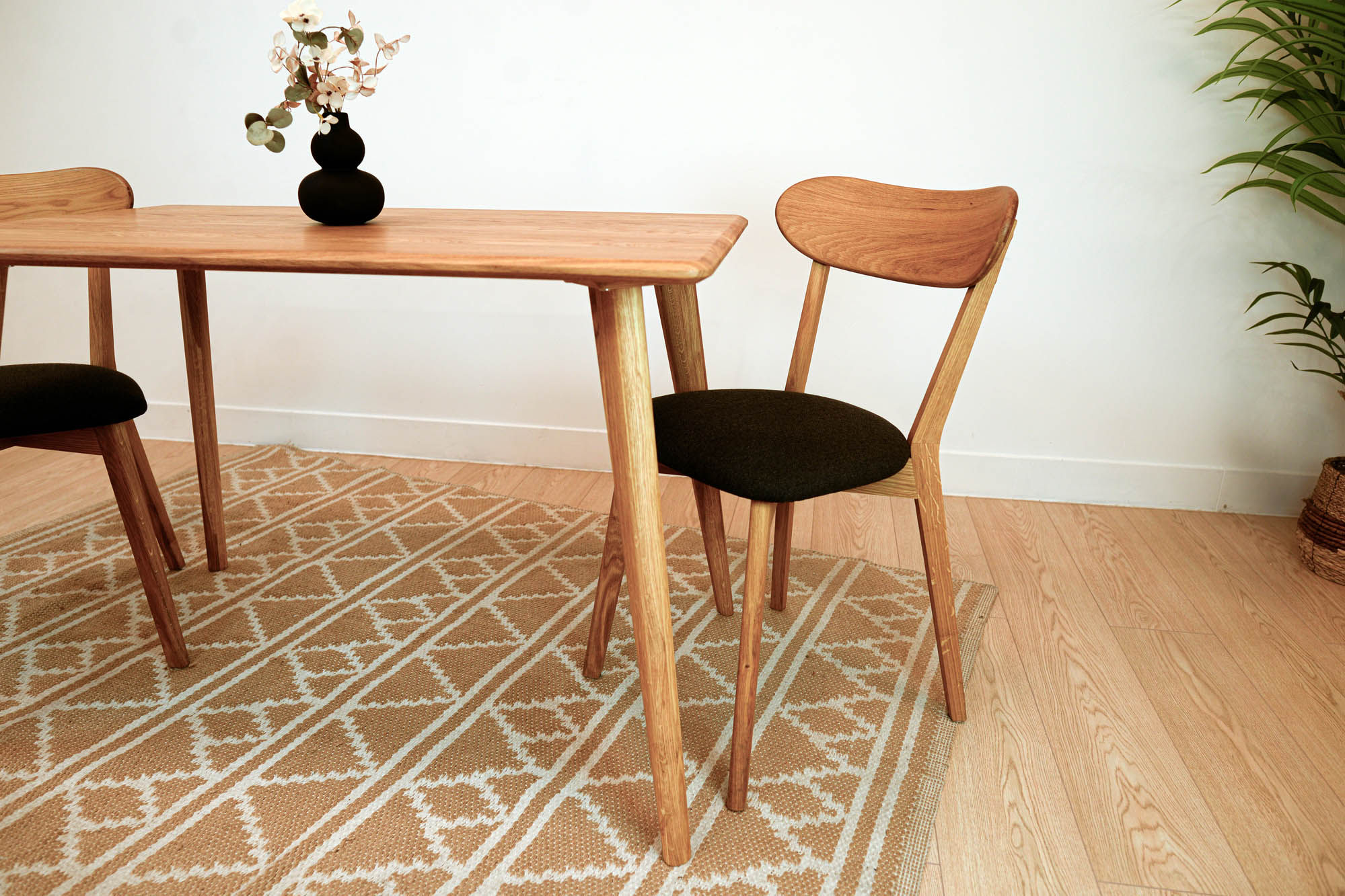 Stół Light z drewna dębowego - dąb olejowany