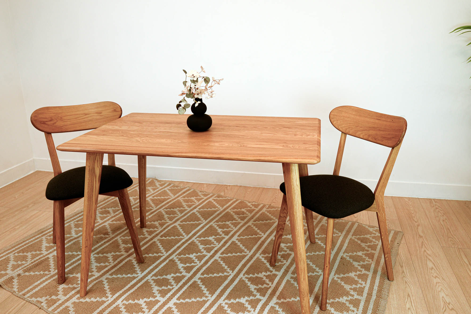 Stół Light z drewna dębowego - dąb olejowany