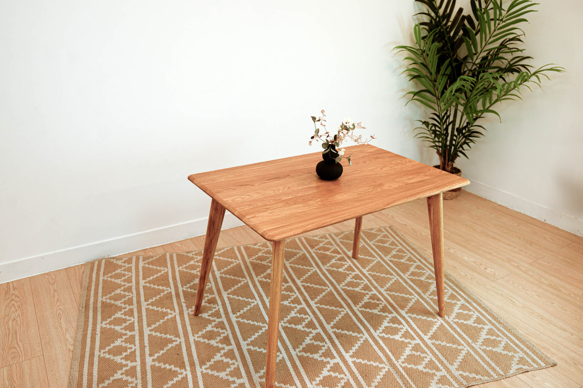 Stół Light z drewna dębowego - dąb olejowany