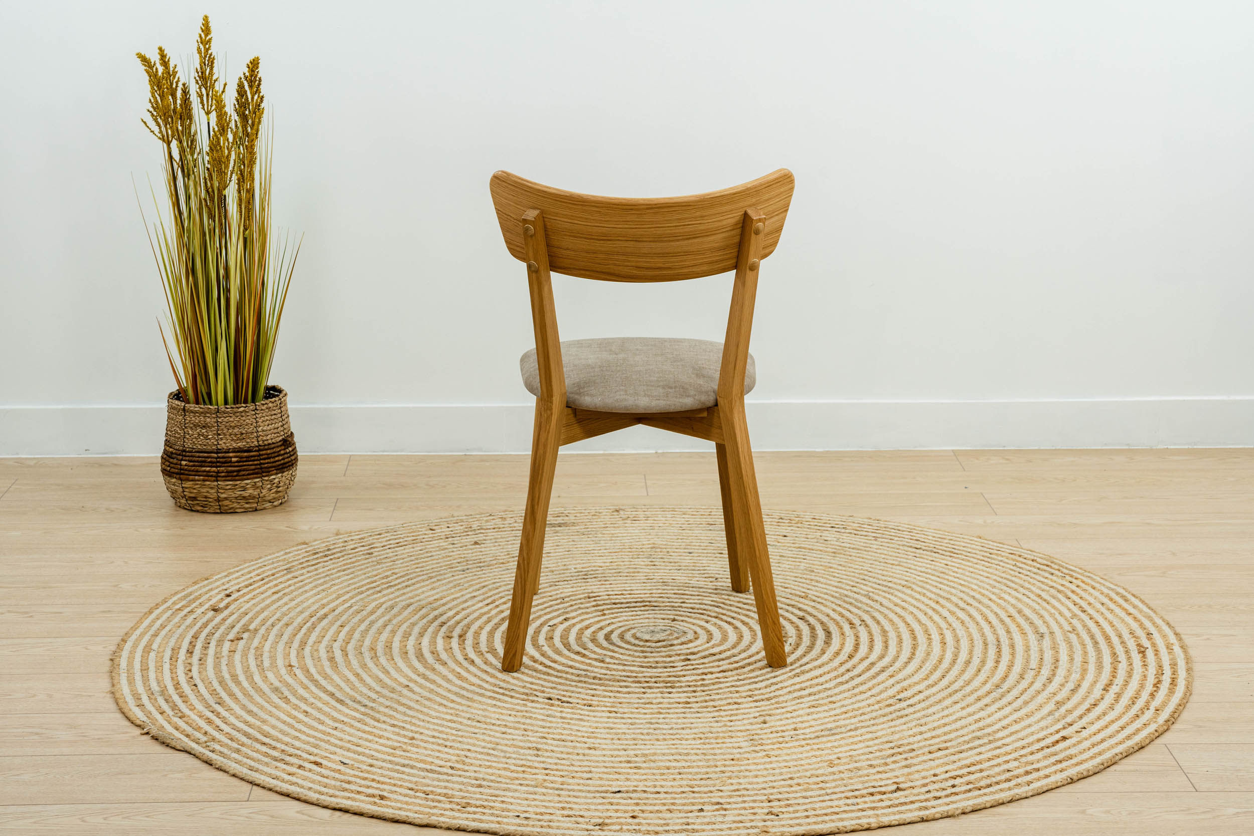 Krzesło Urbano z drewna dębowegо - Natural Hard Wax Oil - Vogue 02 od Cozy Wood