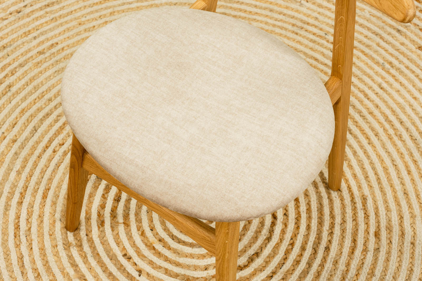 Krzesło dębowe tapicerowane Mio - lite drewno / wosk  / beige 02 - STÓŁ I KRZESŁO - SALON MEBLOWY