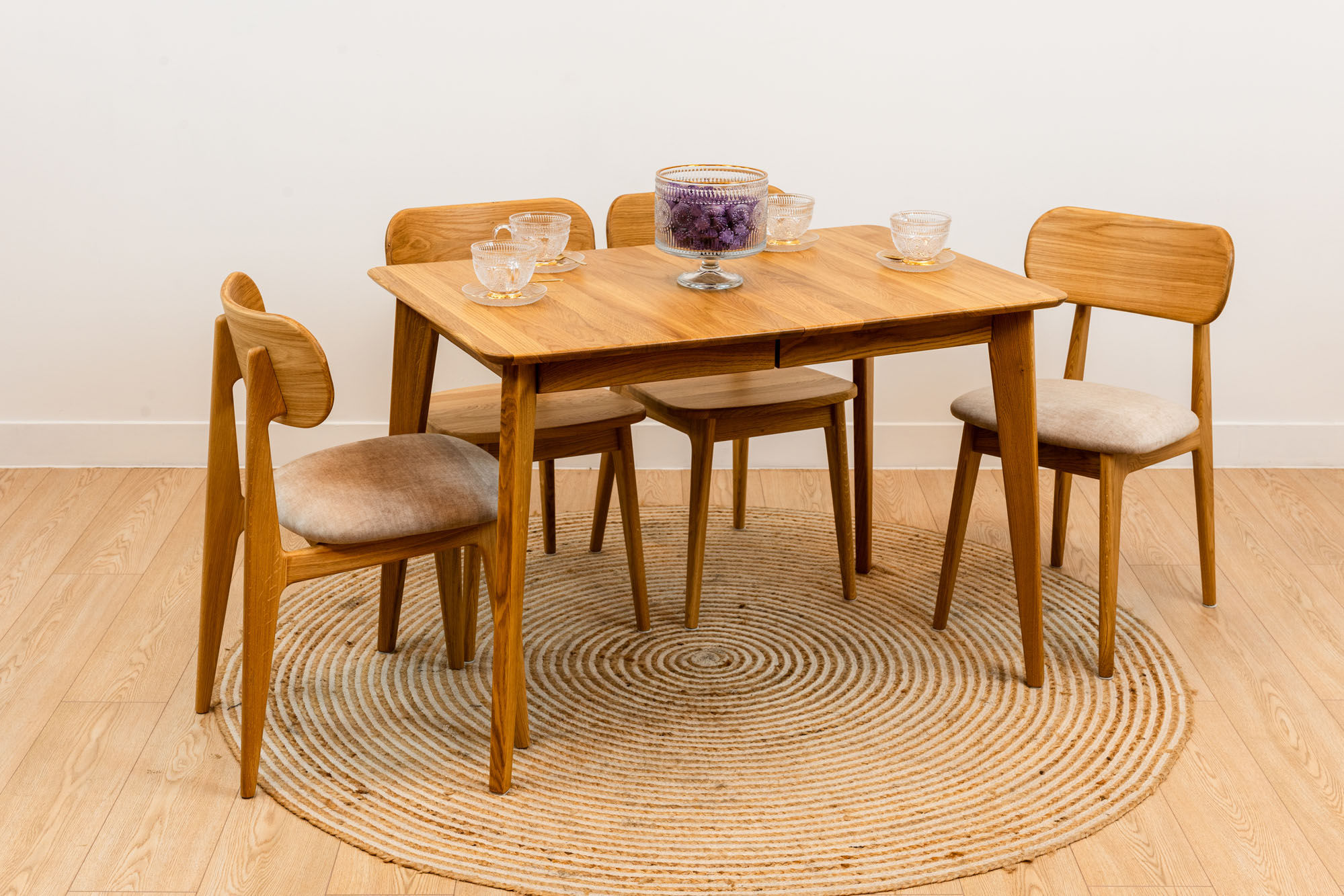 Stół Verke z drewna dębowego - Acrylic Varnish