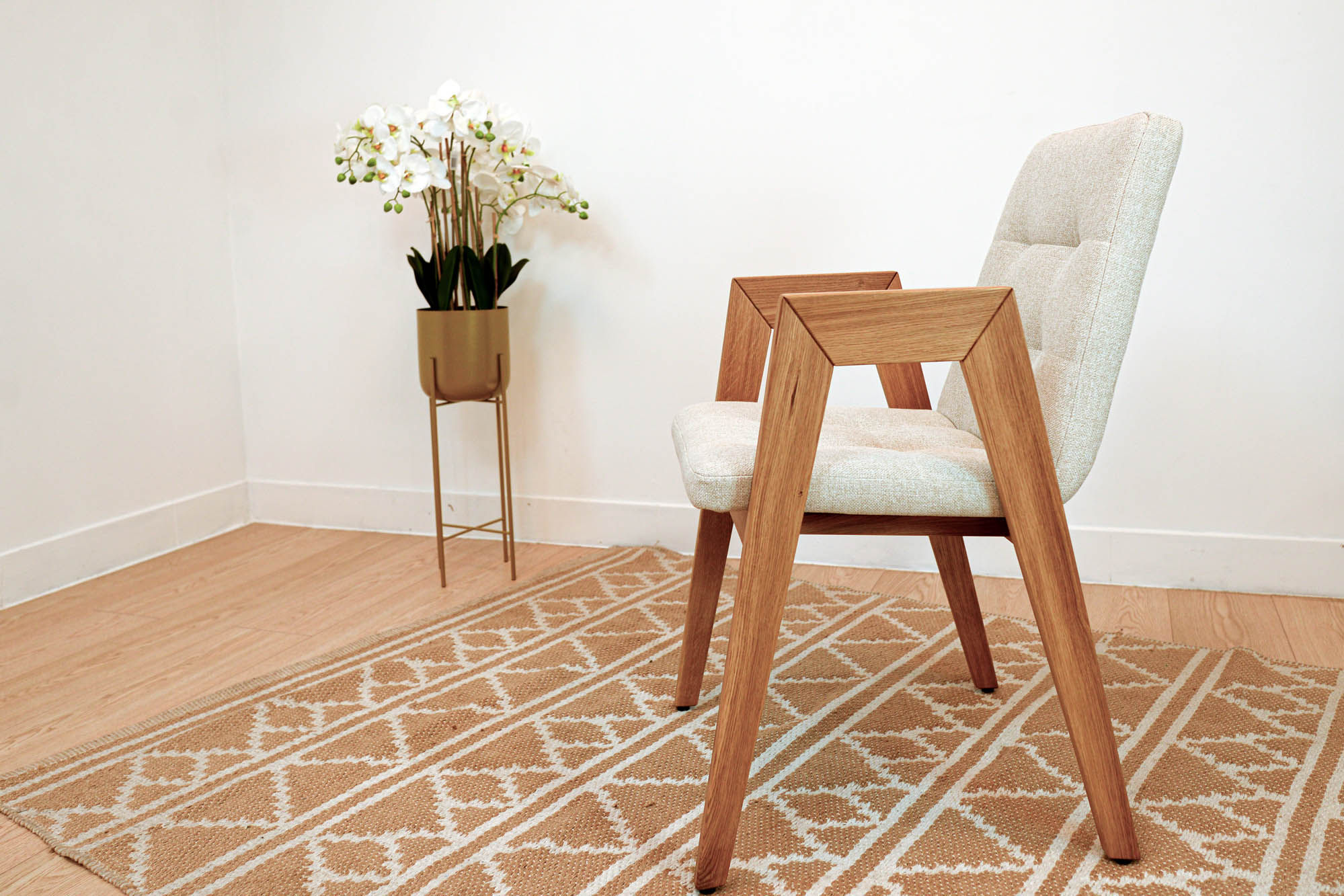 Krzesło Sidney Armchair z litego drewna dębowego od Cozy Wood - natural Hard Wax Oil - Jazz 01