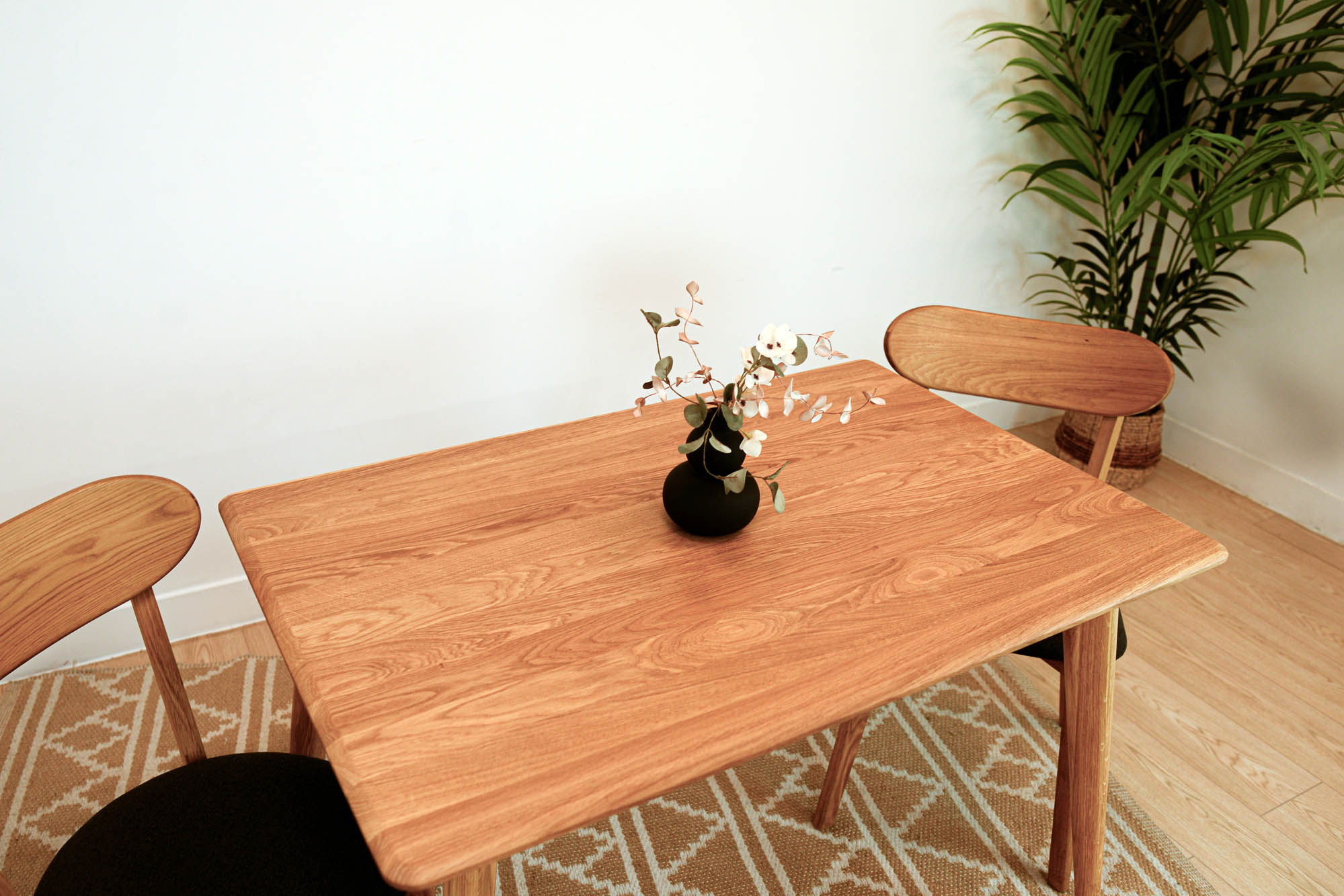 Stół Light z drewna dębowego - dąb olejowany