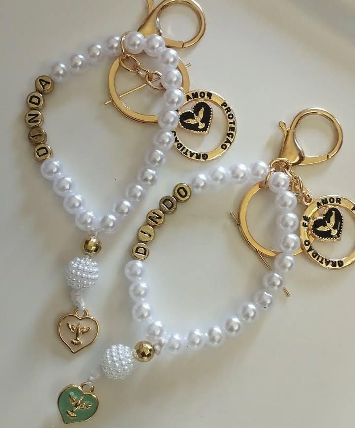 Chaveiros Personalizados com Pérolas
