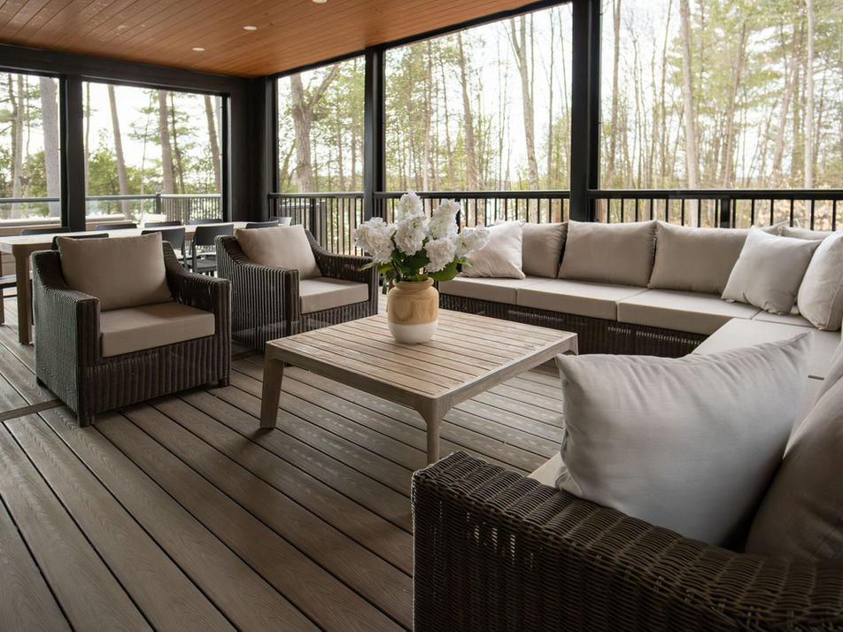 Enclosed Deck with Furniture