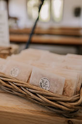 Confetti pouches with basket