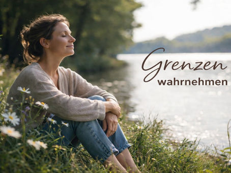 Eine Frau am Flussufer, die sich entspannt