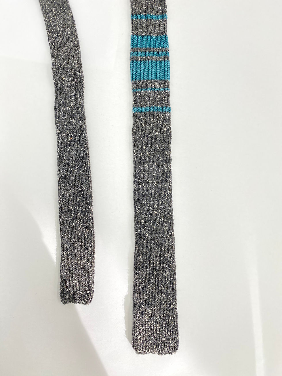 Thumbnail: GREY KNITTED TIE WITH BLUE STRIPE PATTERN