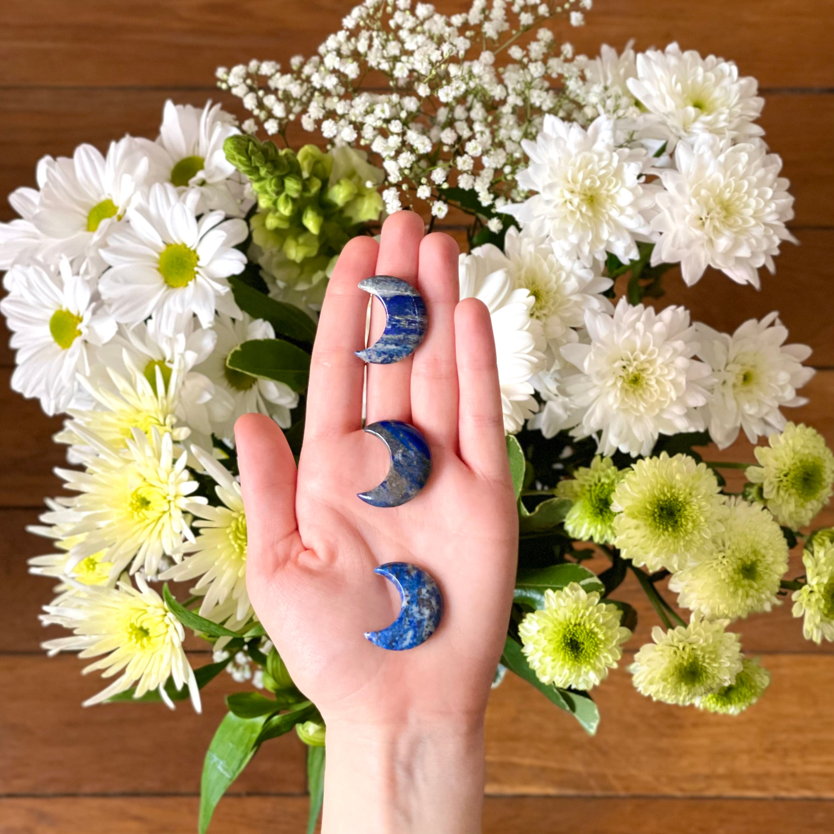 Lune de lapis lazuli