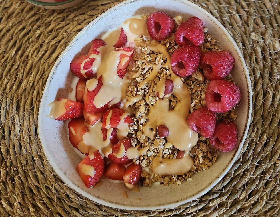 Our berry peanut butter smoothie bowl: an at-home take on Grounded Kitchen's chocolate peanut butter smoothie bowl!