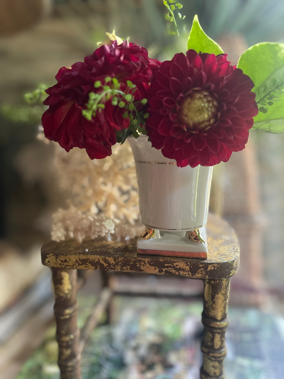 Thumbnail: Footed vase