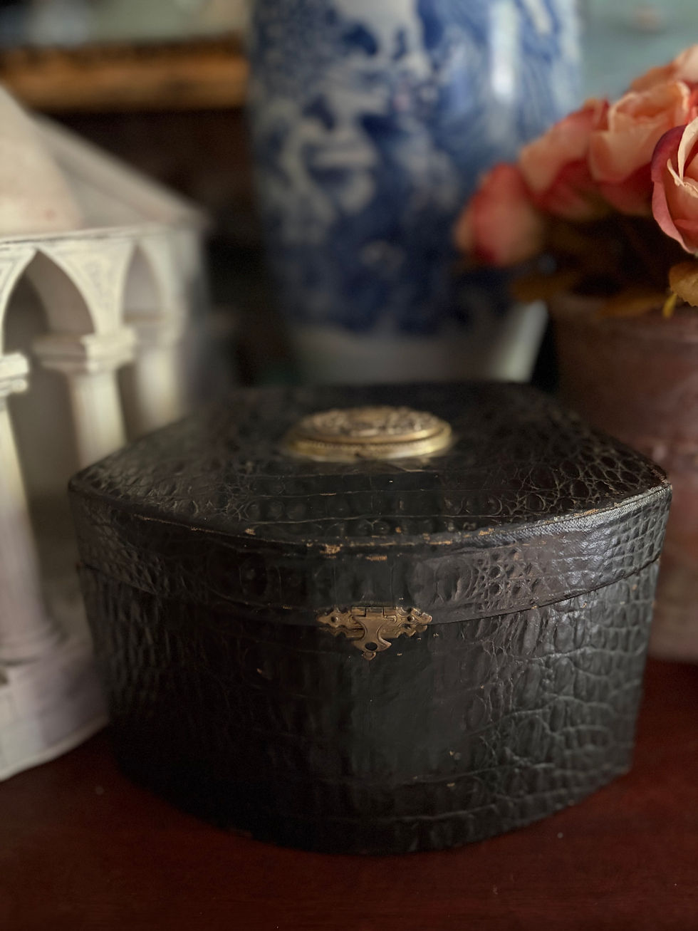 Thumbnail: Antique Edwardian Collar Box 