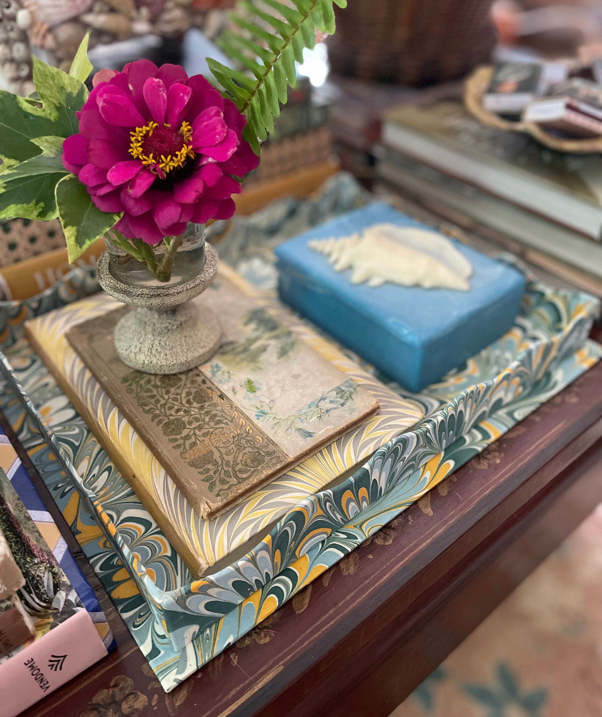 Marbled Scalloped Tray 