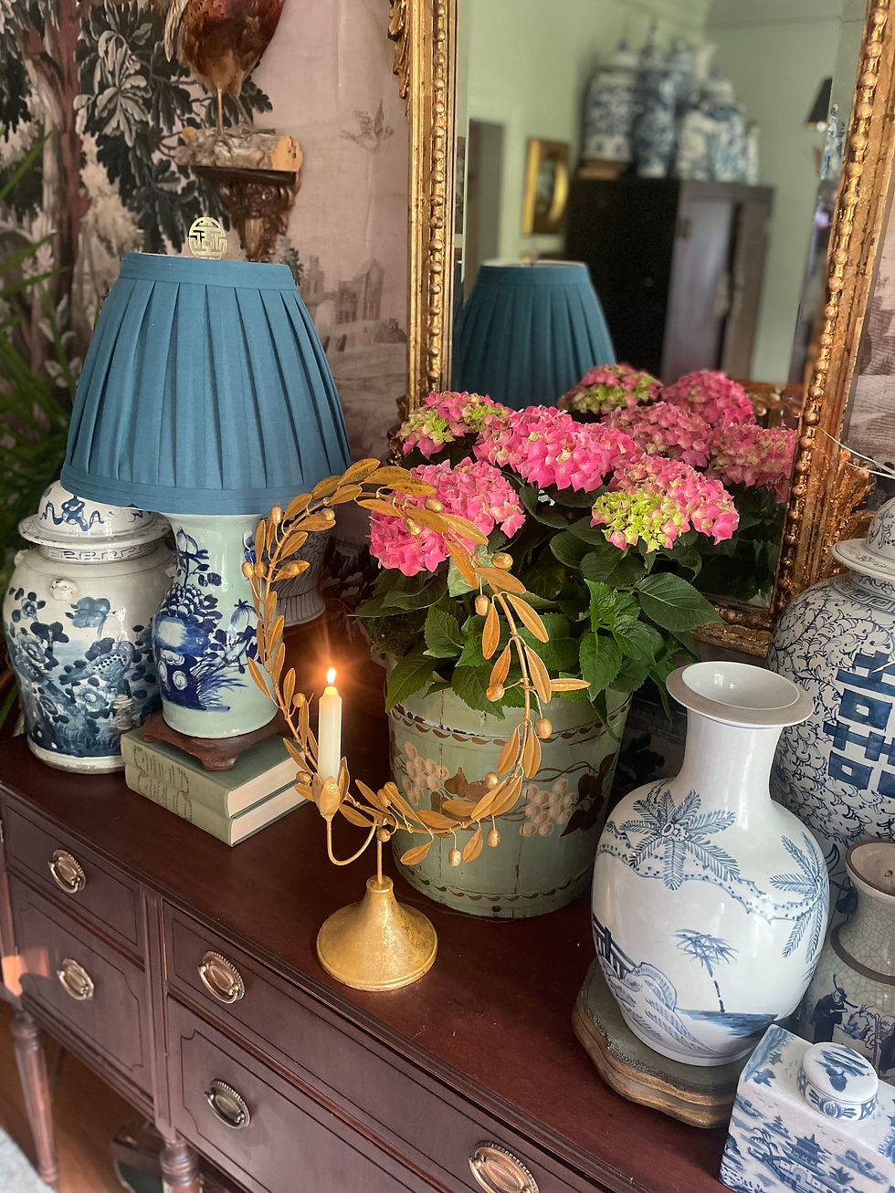 Thumbnail: Gilded Wreath Candleholder 