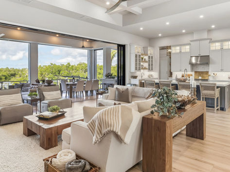 Waterfront Home Design Trends in Fort Myers, Florida