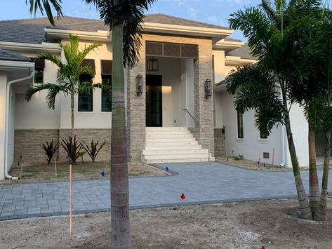 Build vs Remodel in Estero, Florida: Cost, Timeline & What’s Right for Your Home