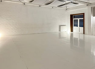 Studi Joji, Bruxelles