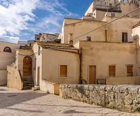 Spacious family house for sale in Gravina in Puglia, Italy — comfortable home with modern amenities and investment potential