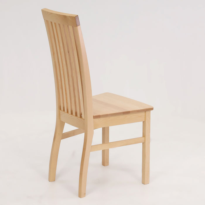 Classic ruokatuoli. Materiaali: Massiivikoivu