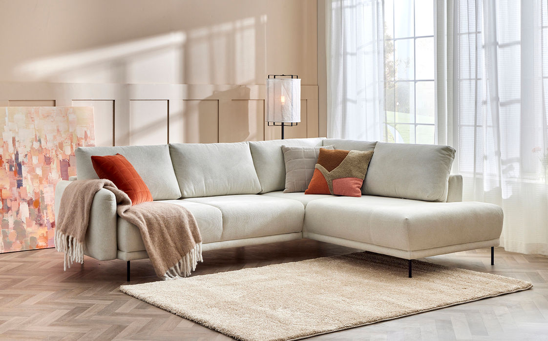 Pohjanmaan Cannes, valkoinen vuodekulmasohva