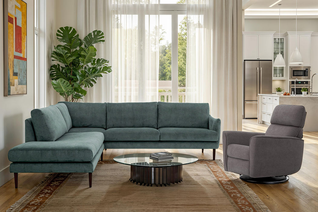 Nordic mekanismituoli ja avokulmasohva.
Mekanismituolin verhoilu: Cloud 97 -kangas, sohvan verhoilu: Cloud 39 -kangas