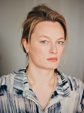 PORTRET RODANTE VAN DER WAAL door VERENA BLOK PNG.png