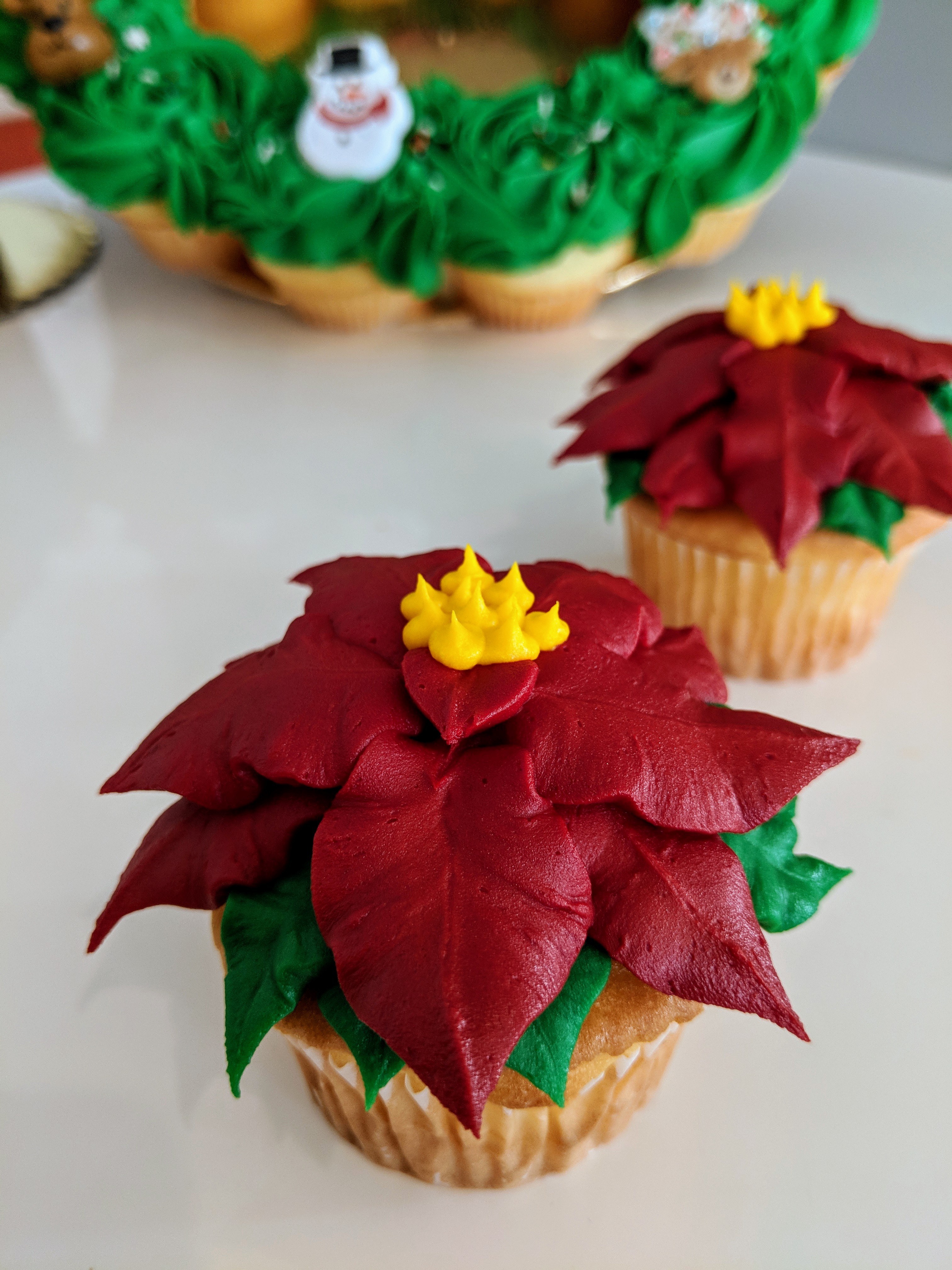 Poinsettia Cupcake