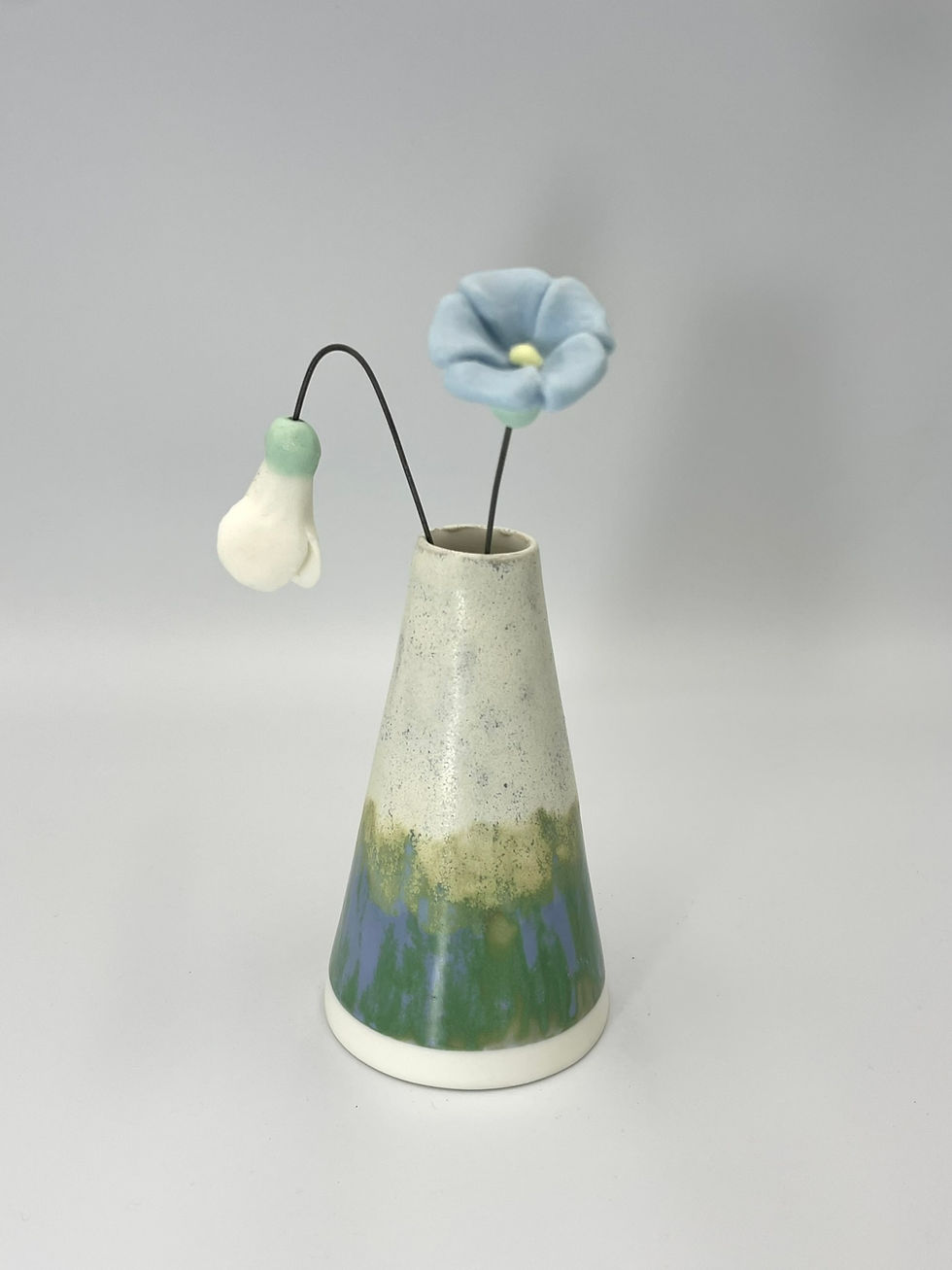 2 Flower Cone Vase- Moss and Cotton