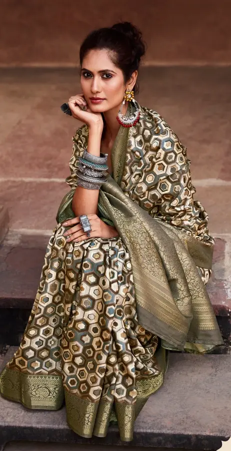 Thumbnail: Women's Chocolate Brown Silk Handloom Weaving Saree