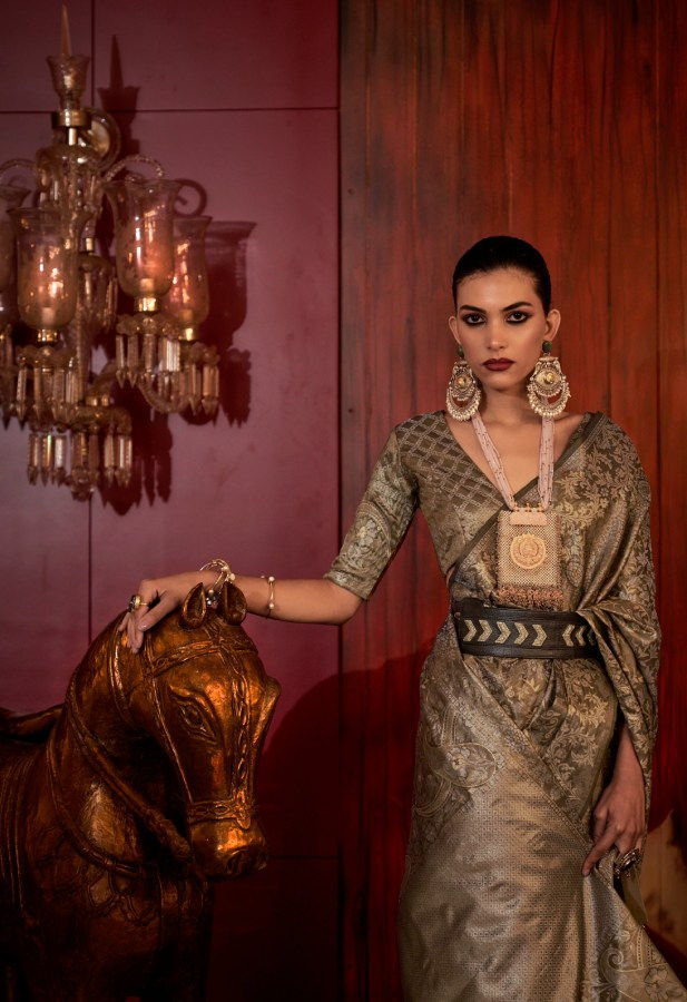 Thumbnail: Women's Dark Grey Banarasi Handloom Weaving Silk Saree