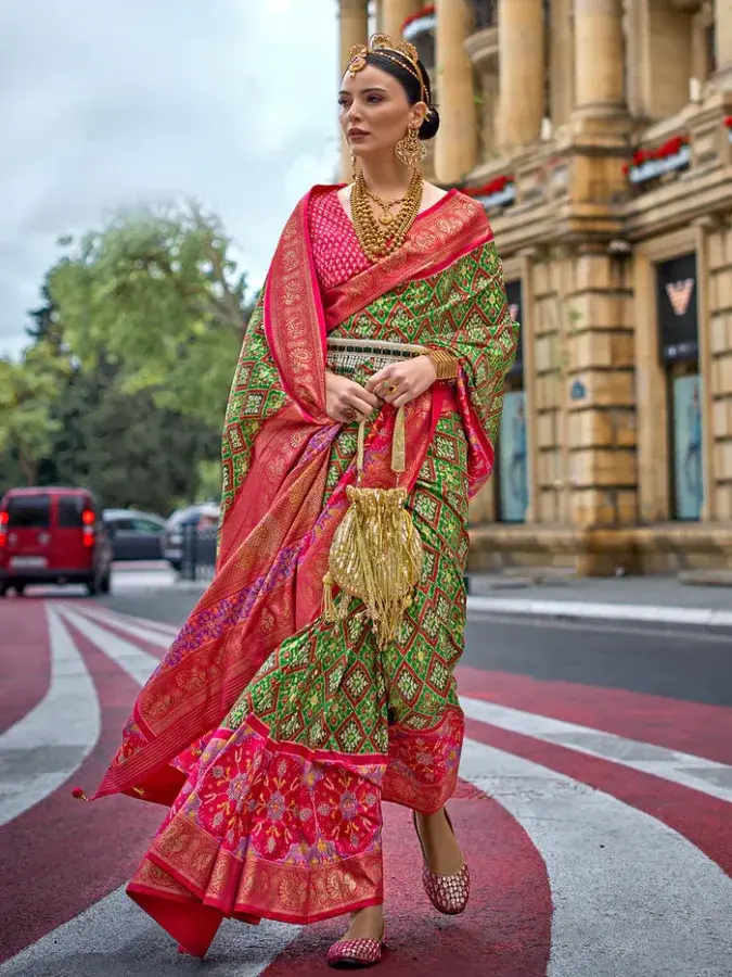 Women's Dark Green Designer Patola Print Silk Saree
