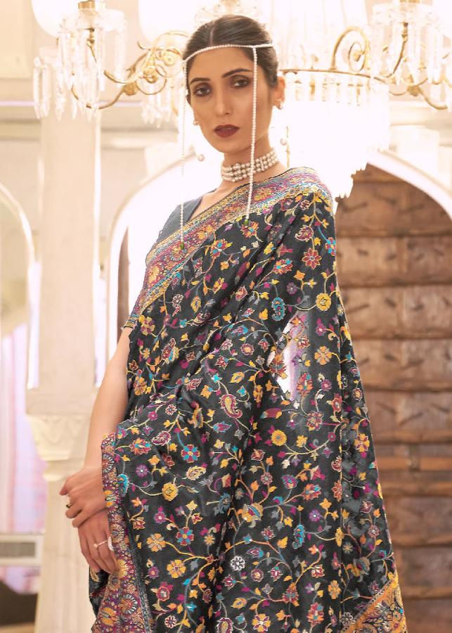 Thumbnail: Beautiful Black Banarasi Jamawar Woven Silk Saree