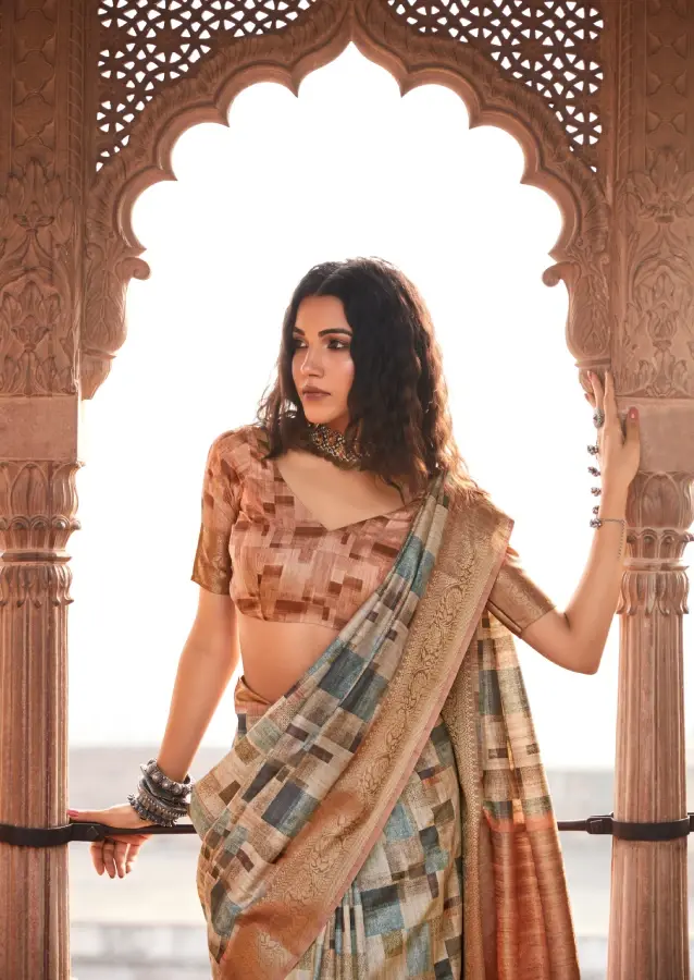 Thumbnail: Women's Brown Silk Handloom Weaving Saree