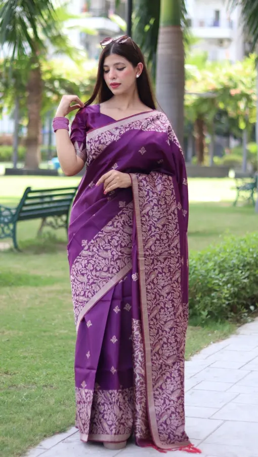 Women's Wine Handloom Raw Silk Woven Saree