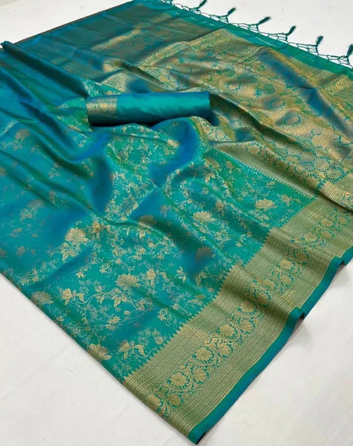 Thumbnail: Green Zari Woven Handloom Silk Saree