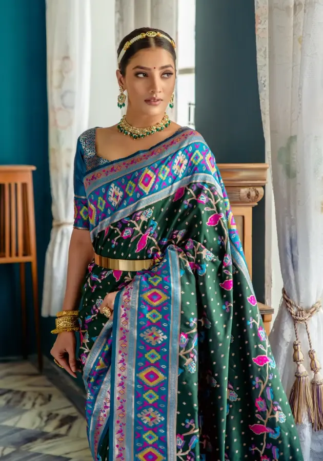 Thumbnail: Women's Bottle Green Patola Fusion Paithani Silk