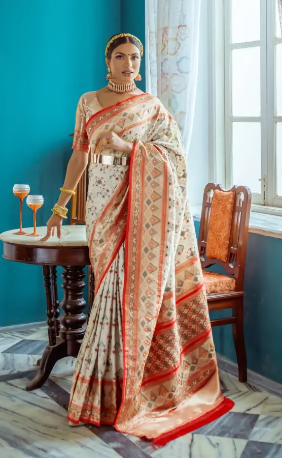 Women's White Banarasi Soft Silk Patola Saree