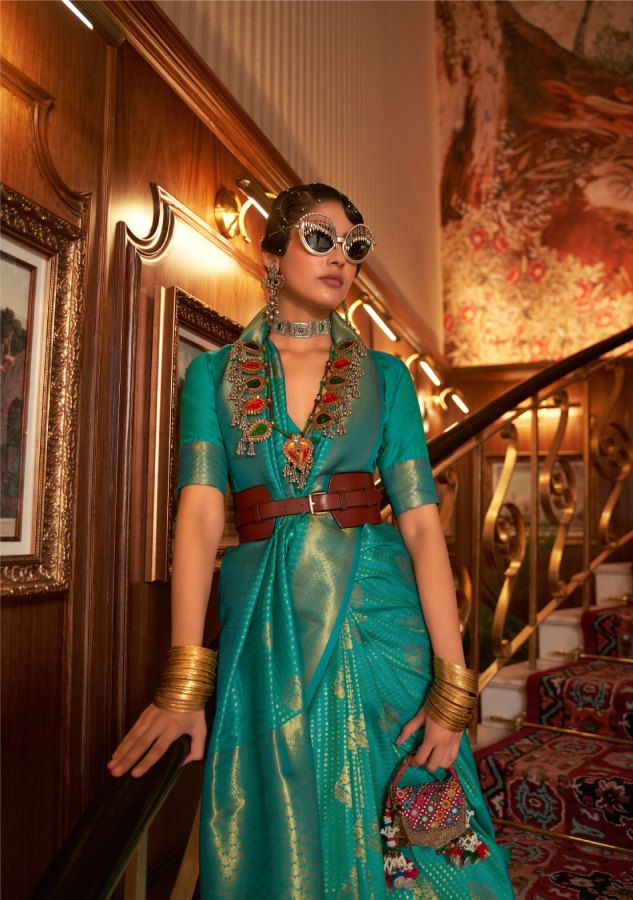 Thumbnail: Women's Shining Green Soft Kanjivaram Silk Saree
