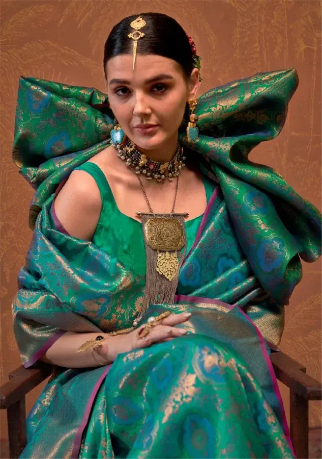 Vibrant Green Handloom Weaving Silk Saree