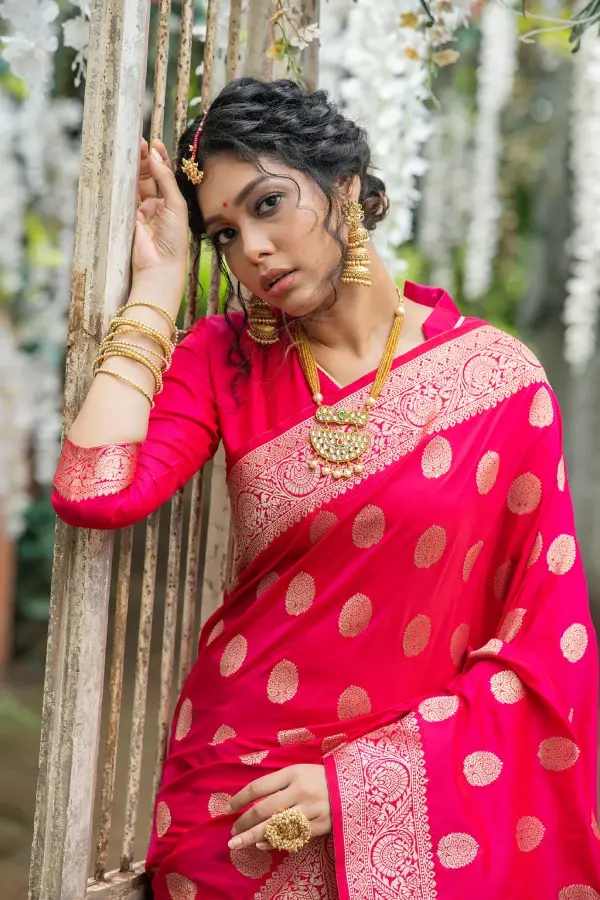 Thumbnail: Gorgeous Pink Weaving Work Banarasi Silk Saree