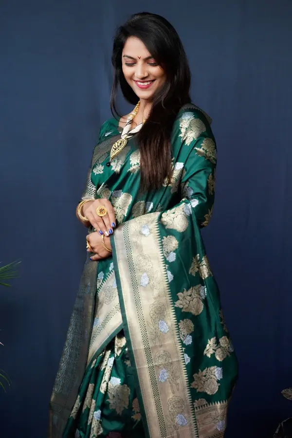 Thumbnail: Women's Bottle Green Handloom Banarasi Silk Zari Woven Saree with Blouse