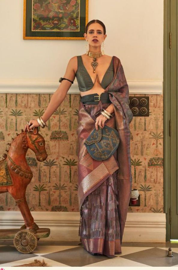 Kalki Koechlin Dual Tone Grey Organza Saree