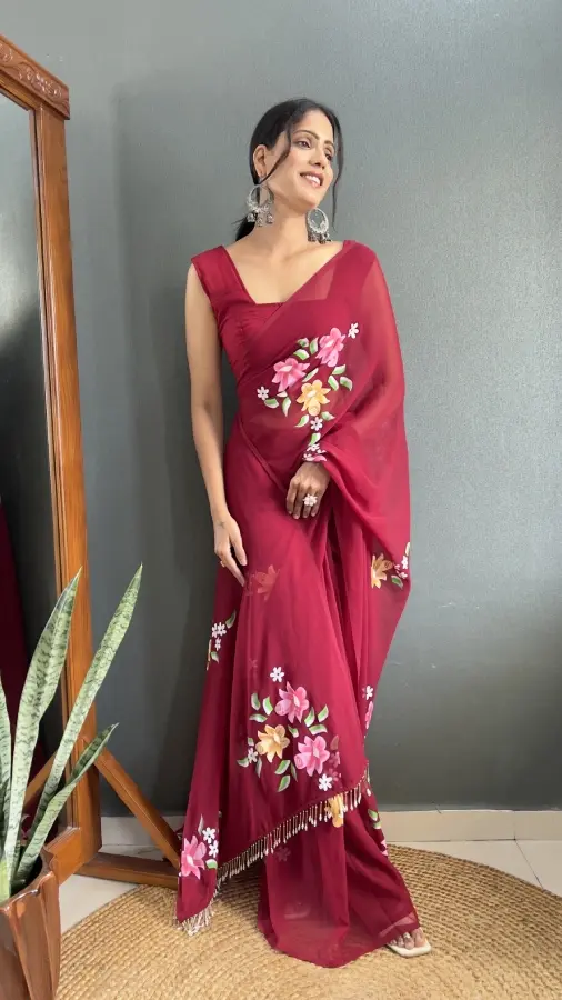 Thumbnail: Exquisite Maroon Hand Painted Sari with Floral Motifs – Ready-to-Wear