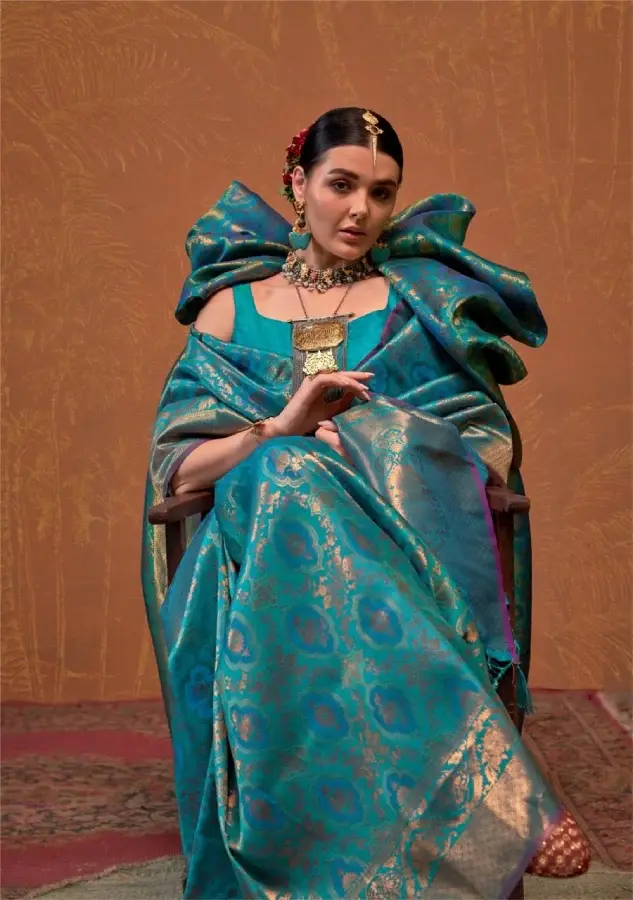 Exquisite Peacock Blue Handloom Weaving Silk Saree