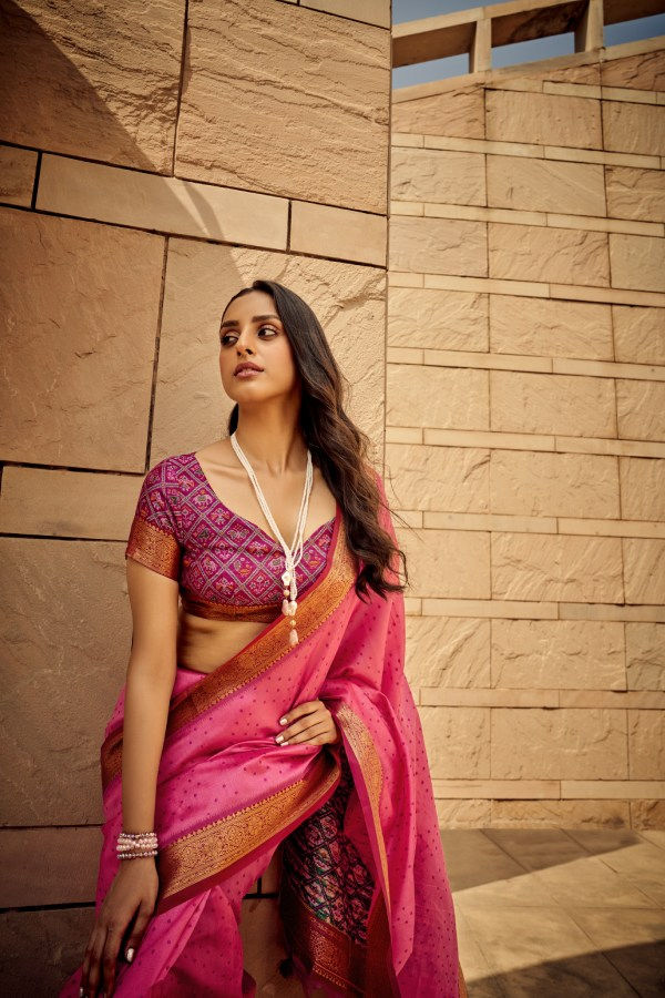 Thumbnail: Women's Beautiful Pink Silk Weaving Saree