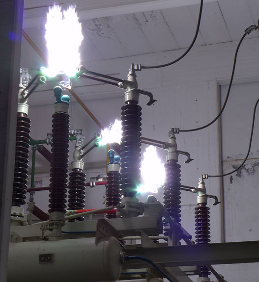110kV Lasttrennschalter- Lichtbogen in einer luftisolierten Innenraumschaltanlage