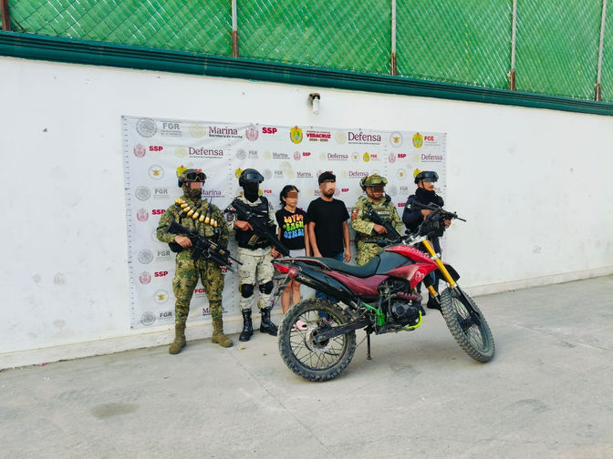 Fuerte golpe a la Delincuencia por nuestras instituciones, cae pareja con metanfetamina en Álamo, Veracruz.