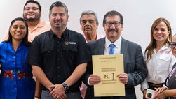 Después de casi ocho décadas, Hospital Civil “Dr. Emilio Alcázar” recibe sus escrituras por parte del Ayuntamiento de Tuxpan