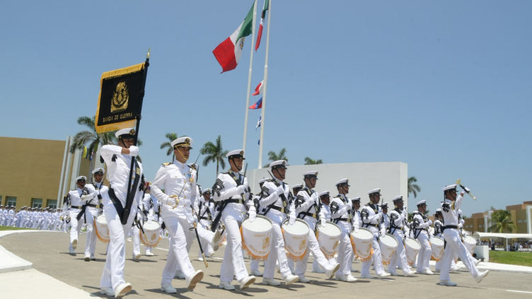 Marina presenta a una nueva generación de Oficiales egresados de la Heroica Escuela Naval Militar